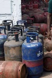 LPG Price Cut gas cylinder becomes cheaper