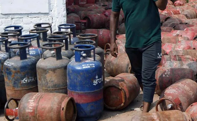 LPG Price Cut gas cylinder becomes cheaper