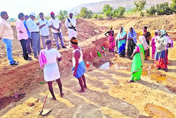 లక్ష మంది కూలీలకు ఉపాధి కట్‌