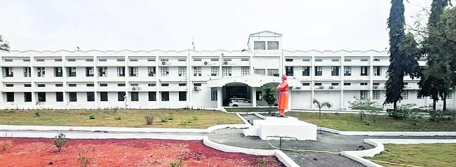 భారంగా నడిపిస్తున్నారు.. 