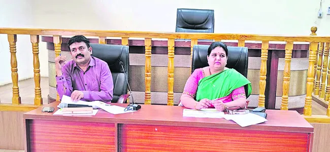 పెండింగ్‌ పనుల  సత్వర పూర్తికి సూచన