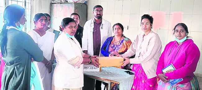 అందుబాటులో ఉండాలి
