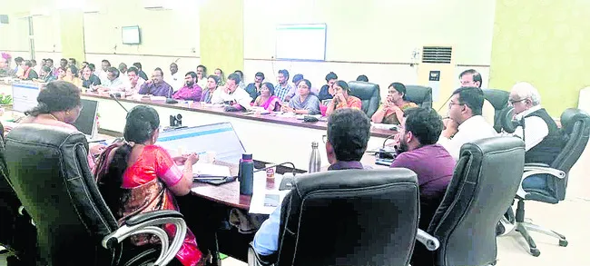 చెత్త ఉంటే దుకాణం సీజ్‌ 