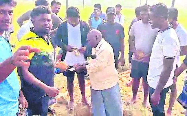 ఆలయ భూముల్లో క్రీడా మైదానం