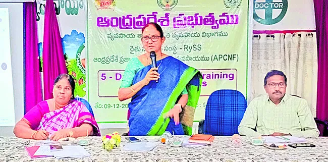 ప్రకృతి వ్యవసాయంతో పంట వైవిధ్యతను పాటించాలి 