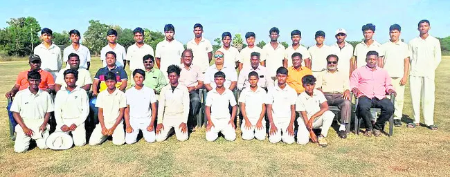 అండర్‌–16 అంతర్‌ జిల్లాల విజేత వరంగల్‌