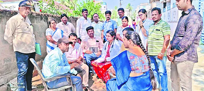 గిరిజనుల హక్కులను కాపాడాలి 