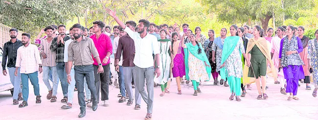 ఇంటర్నల్స్‌ వాయిదా