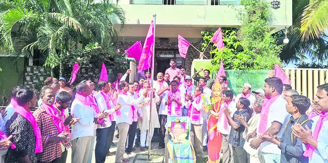 పెట్టుబడులు.. ఆరు గ్యారంటీలుగా కావొద్దు 