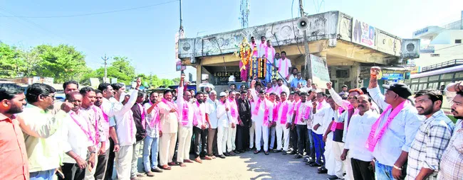 తెలంగాణను మళ్లీ ఆంధ్రోళ్ల చేతిలో పెట్టే కుట్ర