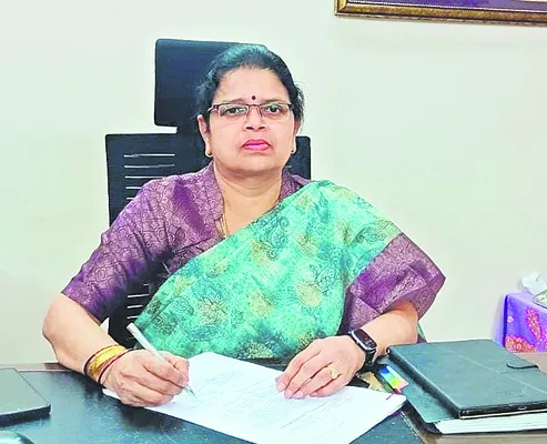 జిల్లా విద్యాశాఖాధికారిగా రేణుక 