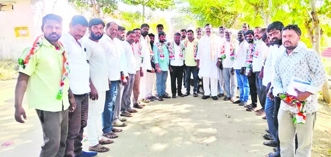 హస్తం బలపరిచిన అభ్యర్థులకు ఆదరణ 