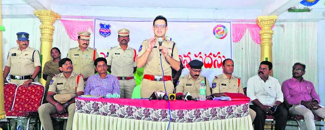 ప్రశాంత ఎన్నికలకు సహకరించాలి