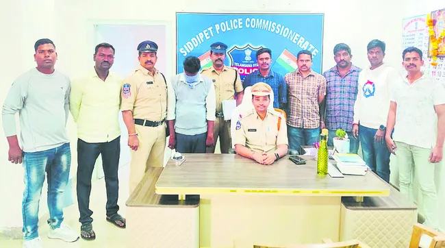 చైన్‌ స్నాచింగ్‌ కేసును ఛేదించిన పోలీసులు