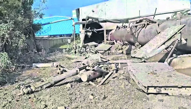 సిమెంటు ఇటుకల ఫ్యాక్టరీలో పేలుడు