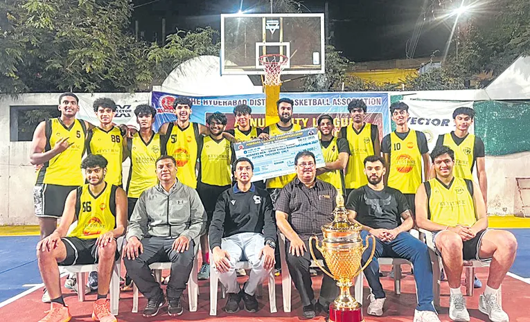 చాంప్స్‌ కీ స్టోన్, సెయింట్‌ ఫ్రాన్సిస్‌ జట్లు 