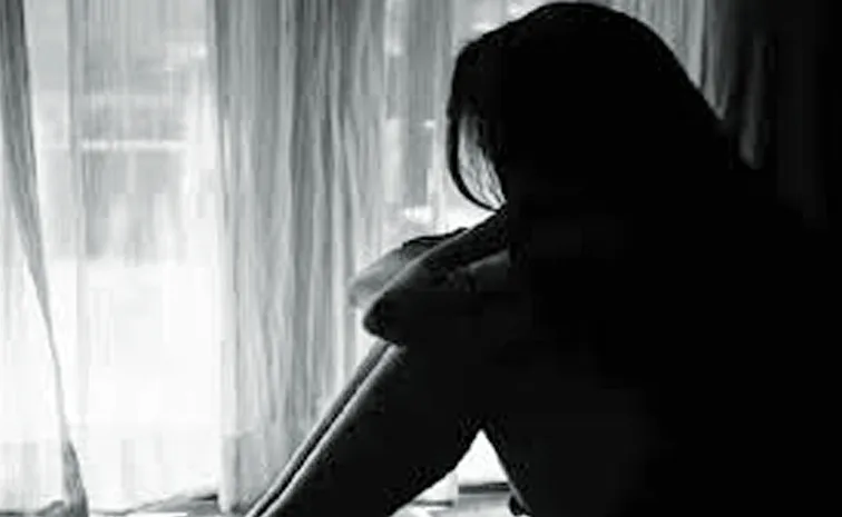 Anakapalli: గొలుగొండ కేజిబీవీలో దారుణం..విద్యార్థినికి గర్భం