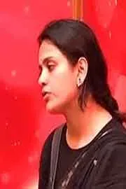 Bigg Boss 9 Telugu: tpawan layn takes Blessings from d=c\\crog11