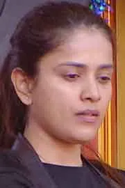 Bigg Boss 9 Telugu: Bharani Shankar Disappointed over Thanuja Commanding2