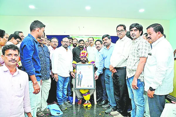 అంకితభావంతో పనిచేస్తే తప్పక గుర్తింపు 