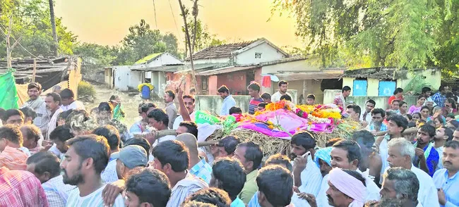 నూతనకల్‌ మండలంలో టెన్షన్‌.. టెన్షన్‌..