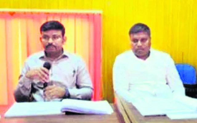 సమగ్ర సమాచారంతో హాజరు కండి 