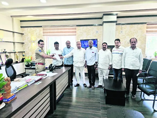 ●ఓటర్లకు భరోసా కల్పించండి