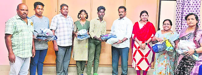 స్క్వాష్‌ పోటీలకు రాష్ట్ర జట్టు పయనం 