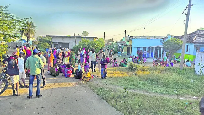 భూమి తగాదాలతో ఒకరి దారుణ హత్య 