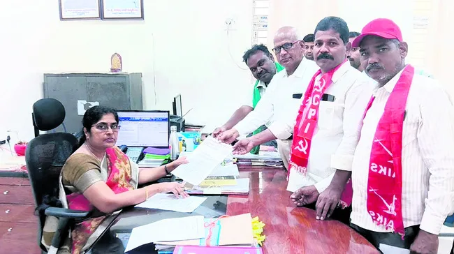 వరి తినకుంటే.. గడ్డి తింటారా బాబూ! 