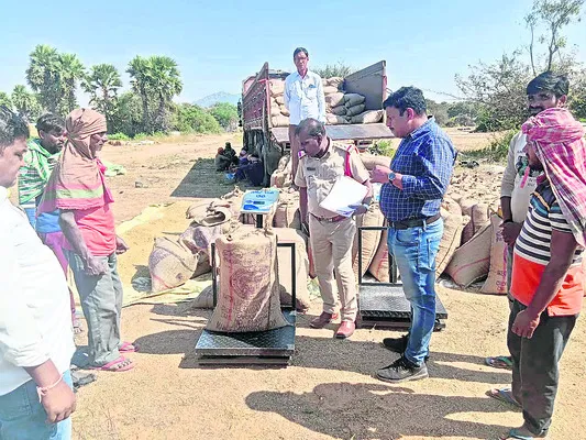 పోలింగ్‌ రోజు సెలవు 