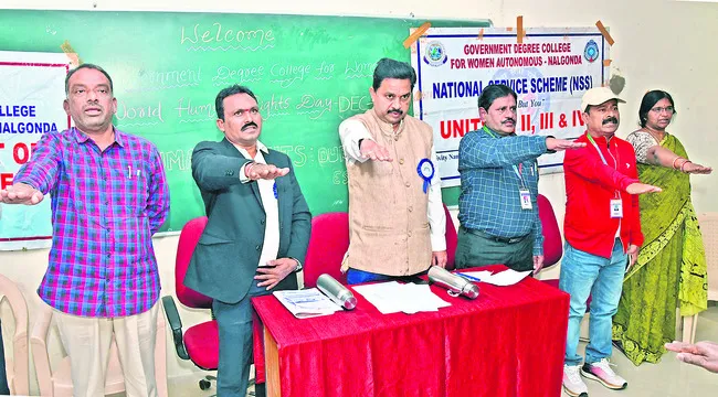 హక్కుల రక్షణలో  పోలీసుల పాత్ర కీలకం
