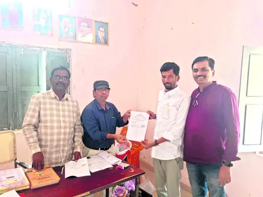 పీహెచ్‌డీ నుంచి పంచాయతీకి.. 