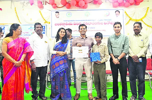 విభిన్న ప్రతిభావంతులపై చిన్నచూపు తగదు