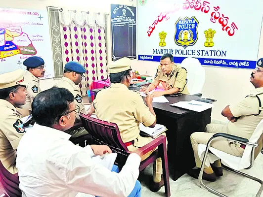 మార్టూరు పీఎస్‌ను సందర్శించిన ఐజీ 