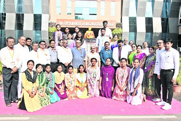 కట్టమంచి దార్శనికతతోనే ఏయూకు బహుముఖ ప్రగతి 