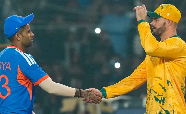 టాస్‌ గెలిచిన టీమిండియా.. అతడికి మళ్లీ మొండిచేయి