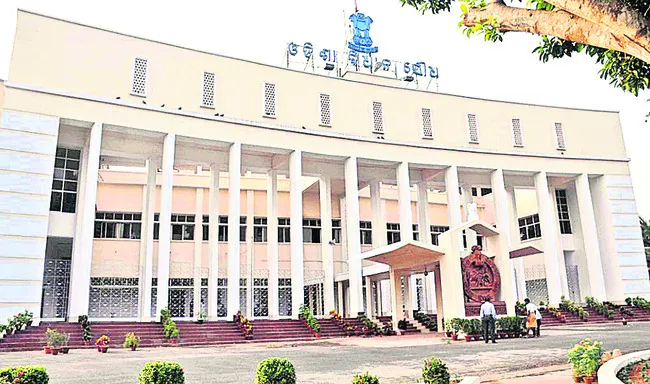 రాష్ట్రంలో ఎమ్మెల్యేల జీతం, అలవెన్సులు పెంపు