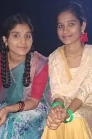 Tollywood Singer Shared Childhood Pics Goes Viral5