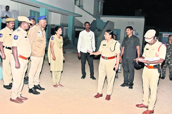 గట్టి బందోబస్తు.. 