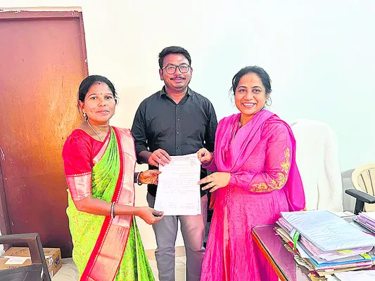 వేతనంలో కోత విధించొద్దు