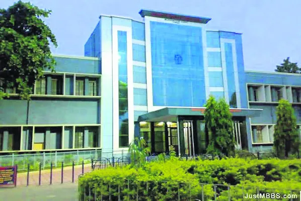 పడకలు జాస్తి.. వసతులు నాస్తి