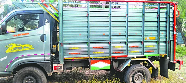 31 బస్తాల రేషన్‌ బియ్యం స్వాధీనం 