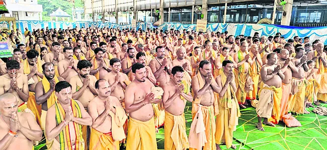 సింహగిరిపై శ్రీనృసింహ దీక్షల వైభవం