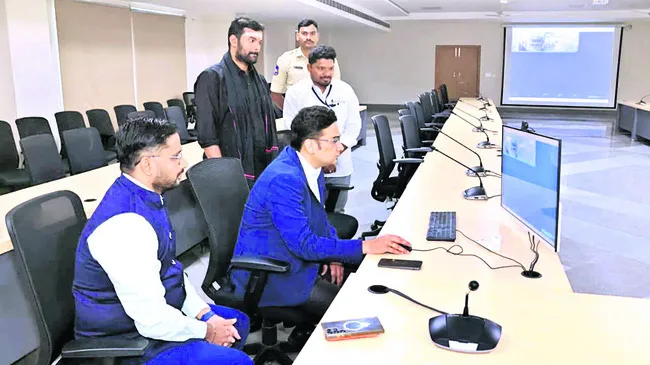 కలెక్టరేట్‌ నుంచి పోలింగ్‌ కేంద్రాలపై నిఘా!