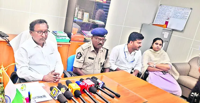 నిర్ణీత సమయానికే విమానాలు 