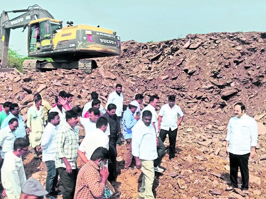 కుందూ కరకట్ట అనకొండలపై చర్యలేవి?