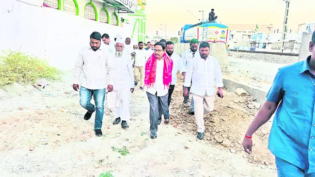 యువతకు ఉపాధి అవకాశాలు: యెన్నం 