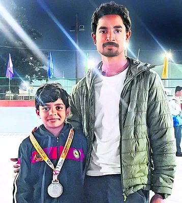 స్కేటింగ్‌ పోటీల్లో  బాలుడి ప్రతిభ 