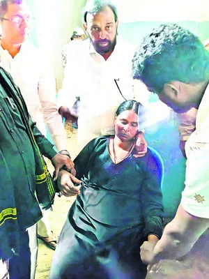 సంతోషం పట్టలేక సొమ్మసిల్లి..